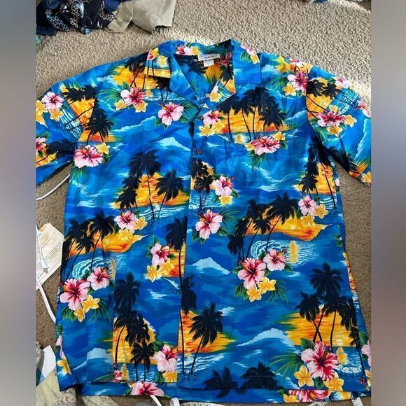 Vintage Hawaiian Button Down Shirt - Picture 1 of 3